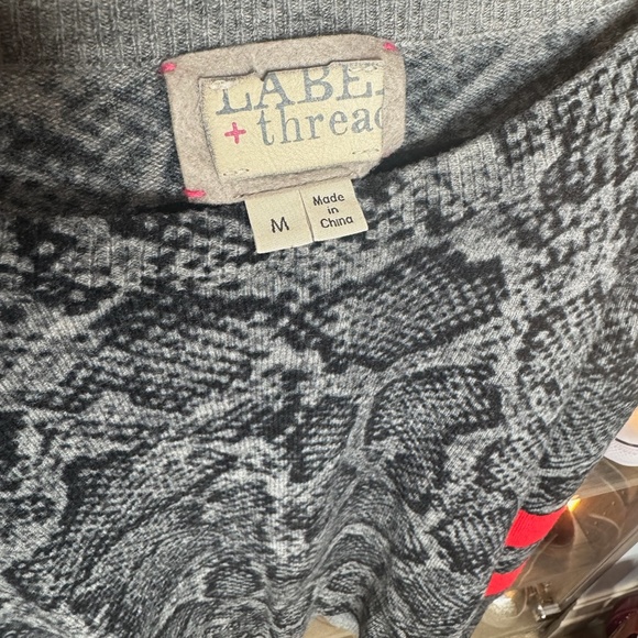 Label Thread grateful snake crew- Grey Snake print cashmere sweater M - Picture 3 of 5